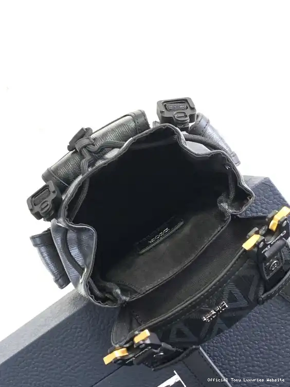 Tony Luxuries Hit The Road-17.55*18.5*9CM diro 0624